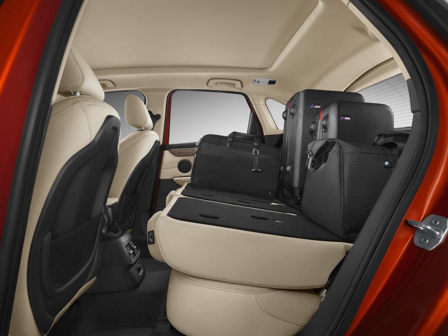 Интерьер BMW 220i Active Tourer Luxury Line 2016 года  (CN) (фото 5 из 34)